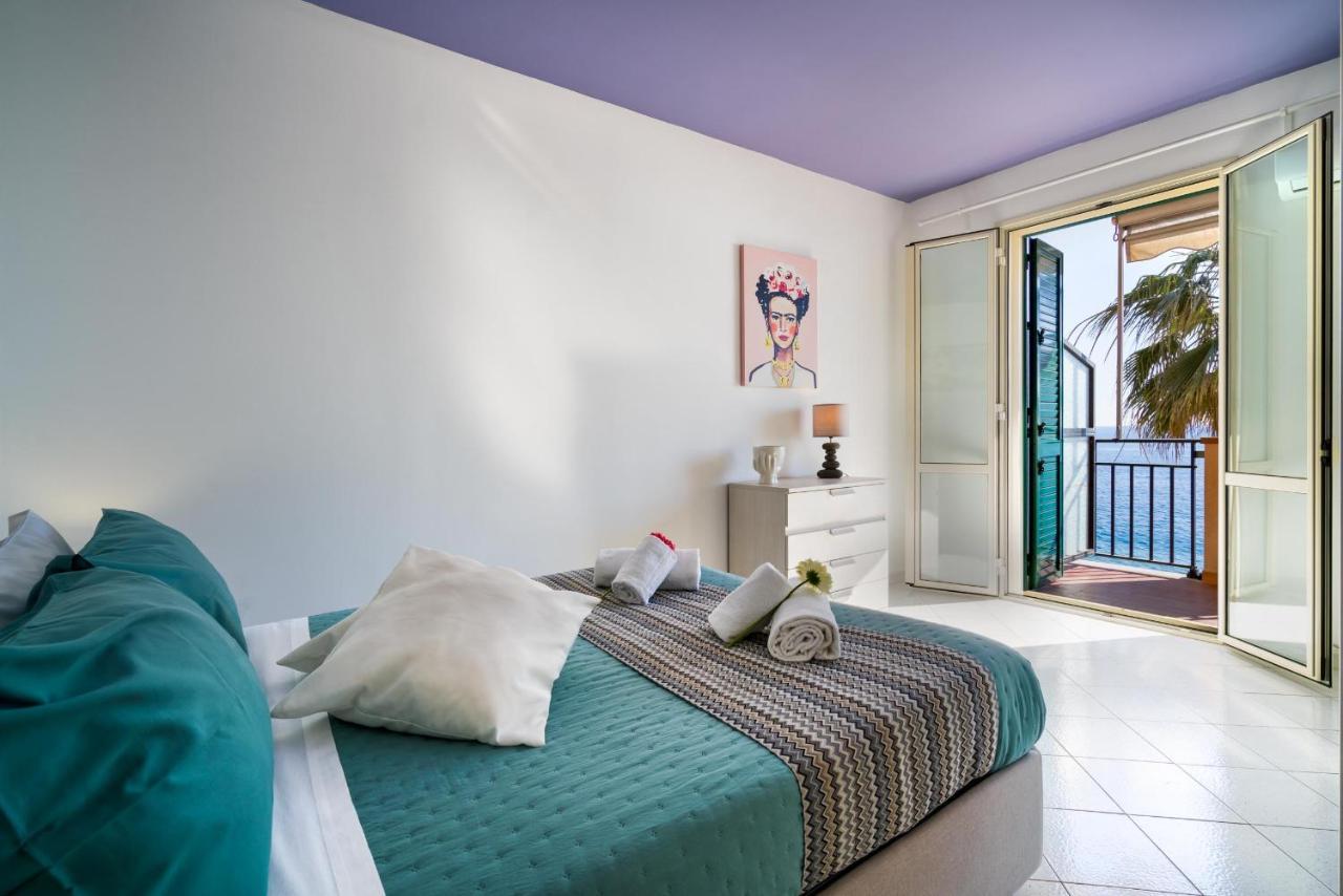Loft Balcone Sul Mare Apartment Letojanni Exterior photo
